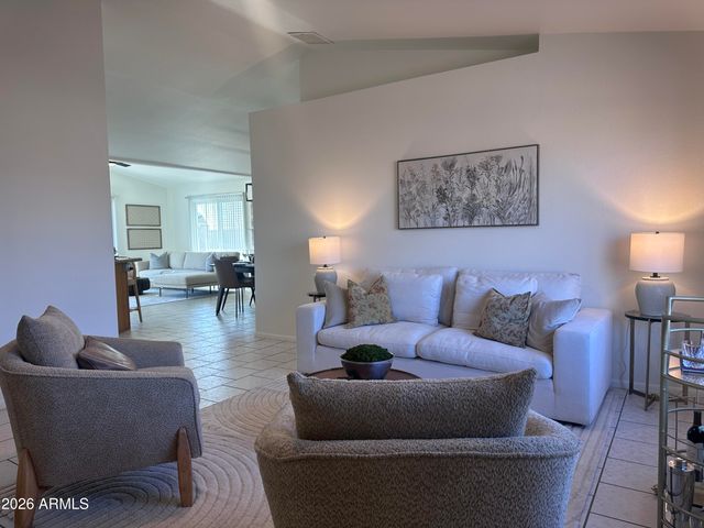 8615 W TOWNLEY Avenue, Peoria, AZ 85345