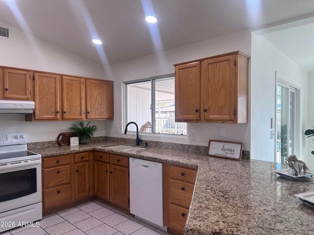 8615 W TOWNLEY Avenue, Peoria, AZ 85345
