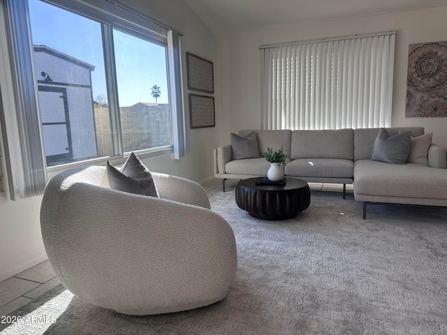 8615 W TOWNLEY Avenue, Peoria, AZ 85345