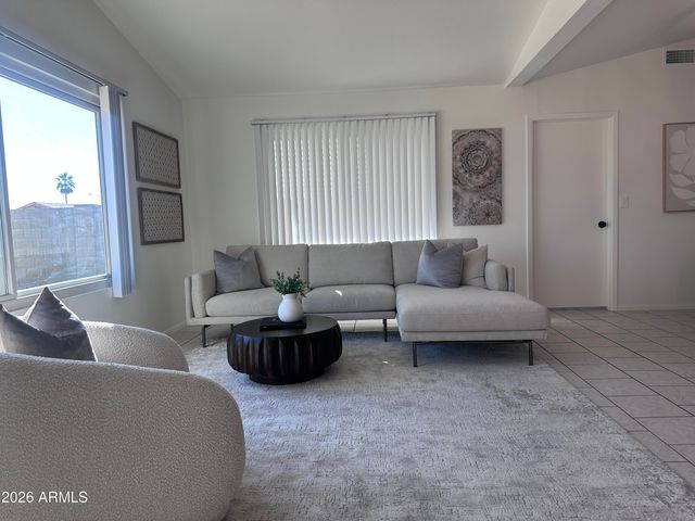 8615 W TOWNLEY Avenue, Peoria, AZ 85345