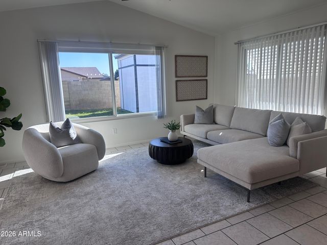 8615 W TOWNLEY Avenue, Peoria, AZ 85345