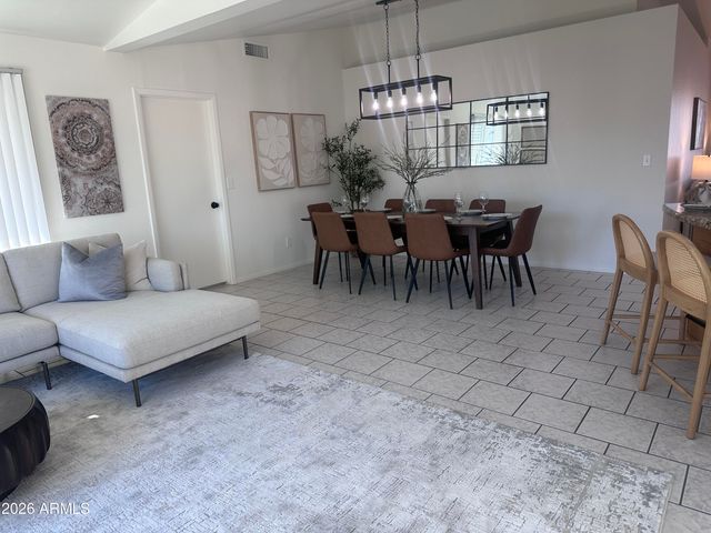 8615 W TOWNLEY Avenue, Peoria, AZ 85345