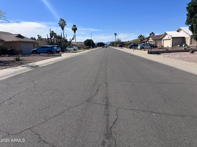 8615 W TOWNLEY Avenue, Peoria, AZ 85345