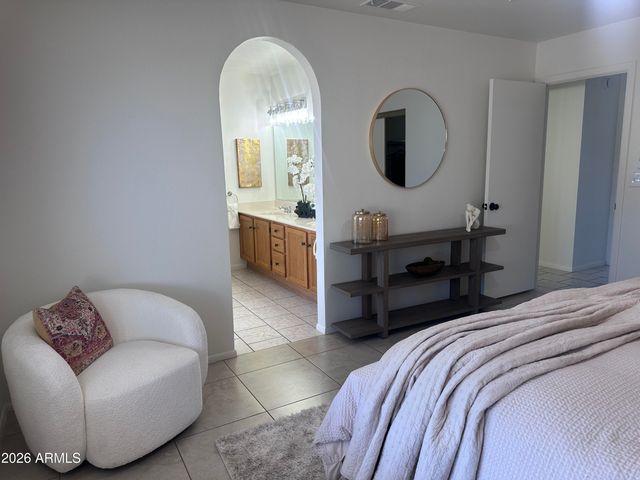 8615 W TOWNLEY Avenue, Peoria, AZ 85345