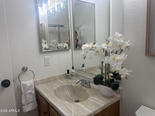 8615 W TOWNLEY Avenue, Peoria, AZ 85345