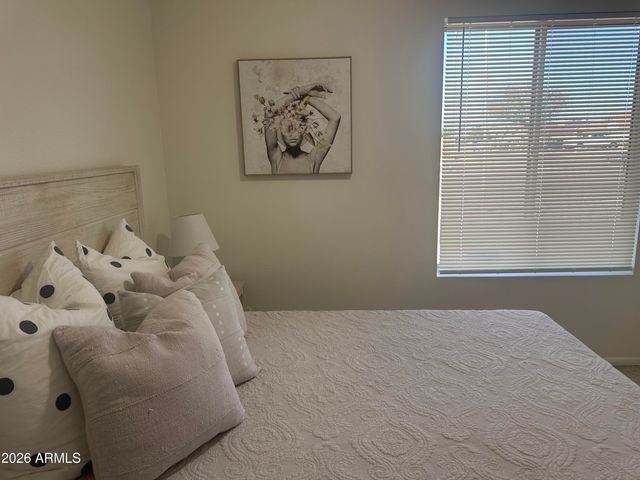 8615 W TOWNLEY Avenue, Peoria, AZ 85345