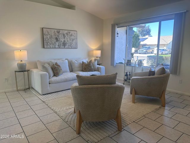 8615 W TOWNLEY Avenue, Peoria, AZ 85345