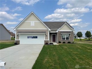 134 Autumn Maple Lane, Brookville, OH 45309