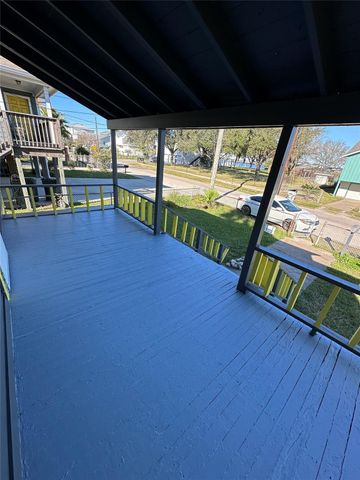 1709 Biovu Drive, Galveston, TX 77551