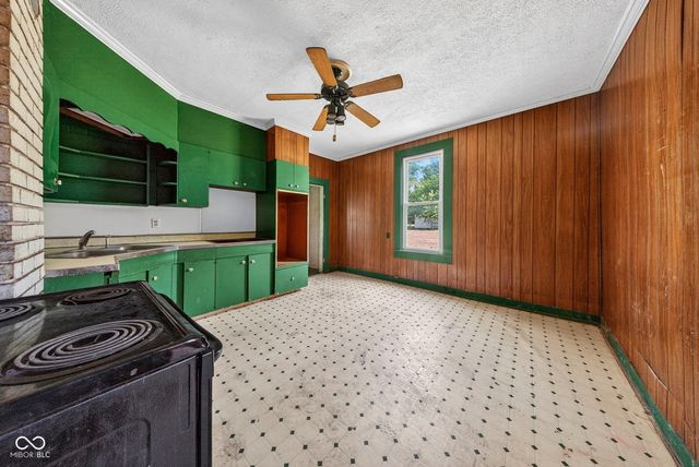 202 N Vine Street, Waynetown, IN 47990