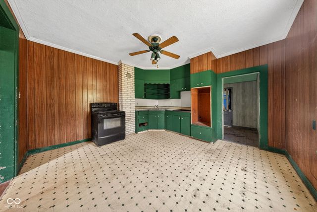 202 N Vine Street, Waynetown, IN 47990