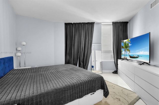 1900 N Bayshore Dr 3610, Miami, FL 33132