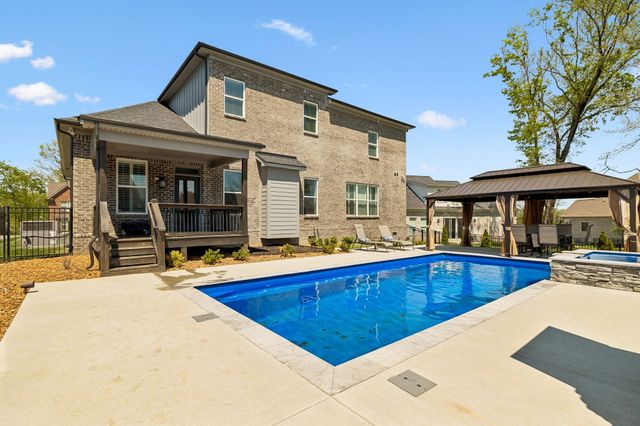 1008 Quillen Way, Lebanon, TN 37087
