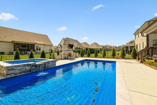 1008 Quillen Way, Lebanon, TN 37087