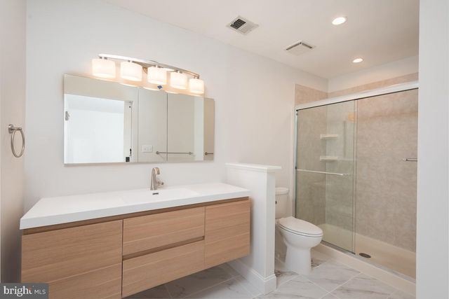 7434 CHUMMLEY CT, Falls Church, VA 22043