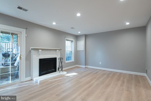 7434 CHUMMLEY CT, Falls Church, VA 22043