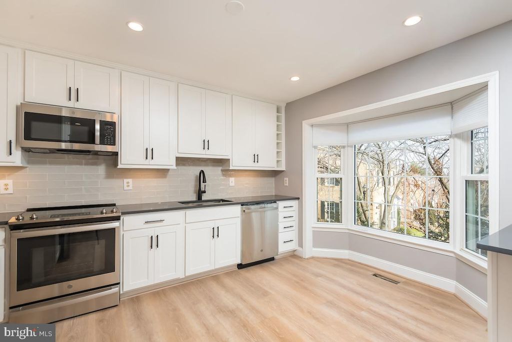 7434 CHUMMLEY CT, Falls Church, VA 22043