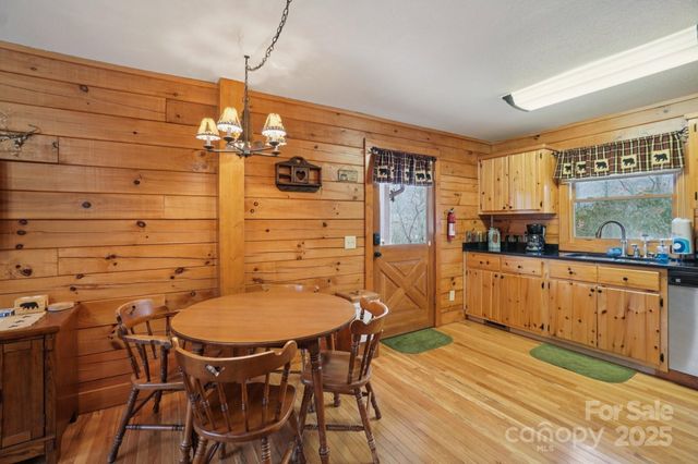 804 Ledbetter Road, Robbinsville, NC 28771