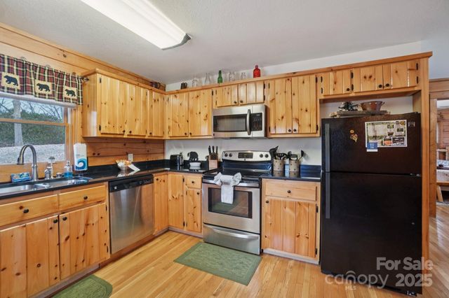 804 Ledbetter Road, Robbinsville, NC 28771