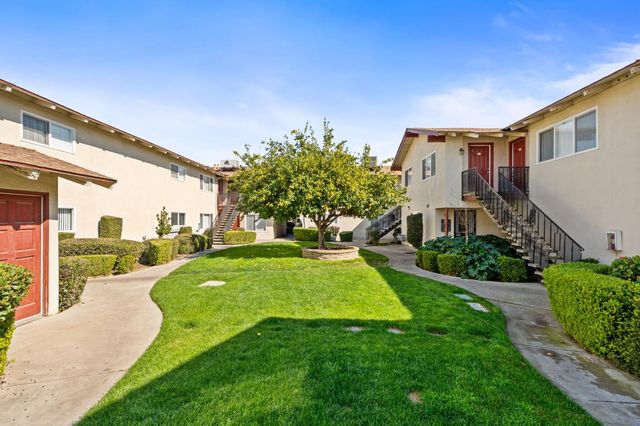 1985 N Winery Avenue, Fresno, CA 93703