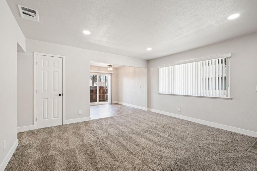 Image 5 of property listing at 1985 N Winery Avenue, Fresno, CA 93703