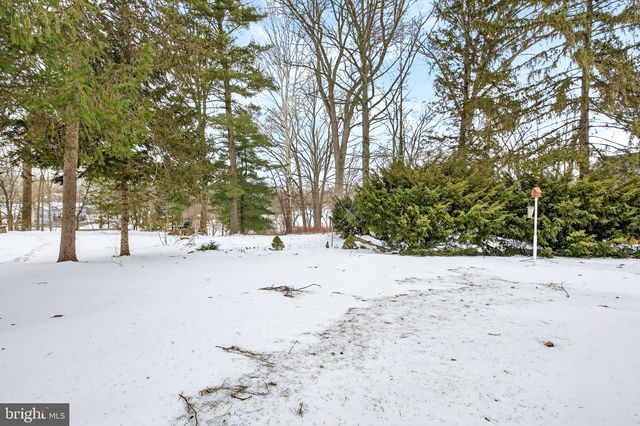 2009 MILLSTREAM RD, Lancaster, PA 17602