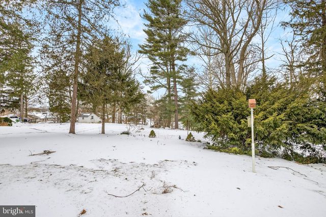 2009 MILLSTREAM RD, Lancaster, PA 17602