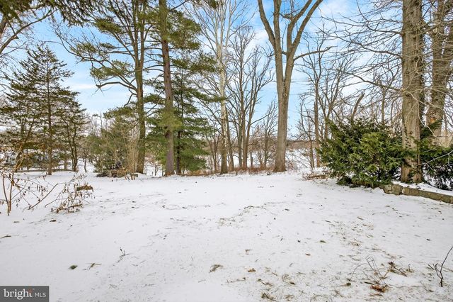 2009 MILLSTREAM RD, Lancaster, PA 17602