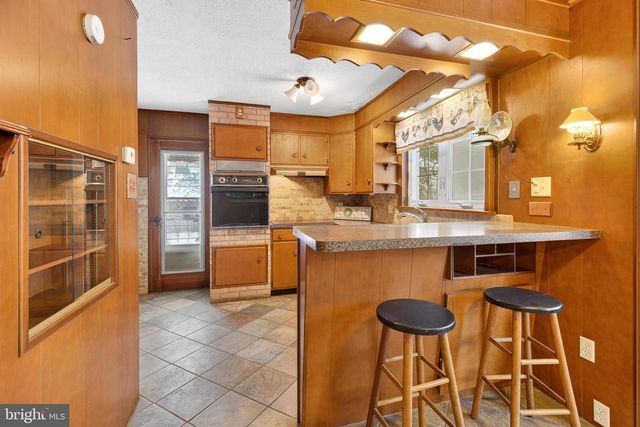 2009 MILLSTREAM RD, Lancaster, PA 17602