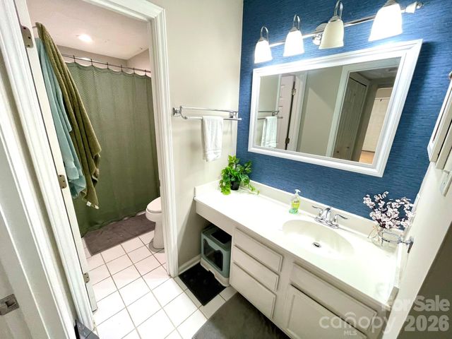 7236 Winery Lane, Charlotte, NC 28227