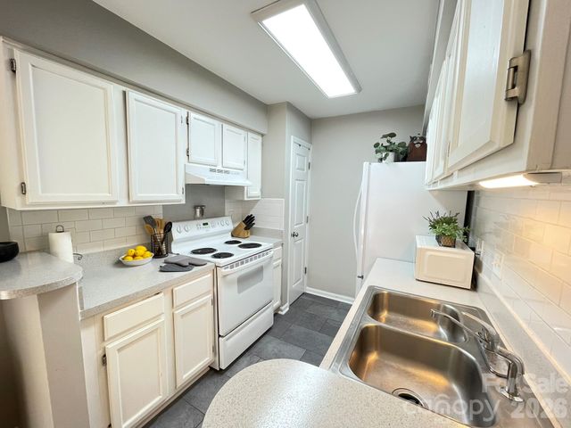 7236 Winery Lane, Charlotte, NC 28227