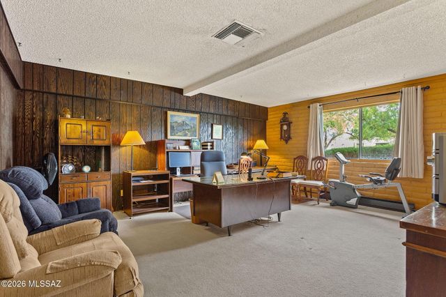 10100 E Moccasin Place, Tucson, AZ 85749