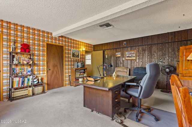 10100 E Moccasin Place, Tucson, AZ 85749