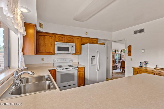 10100 E Moccasin Place, Tucson, AZ 85749