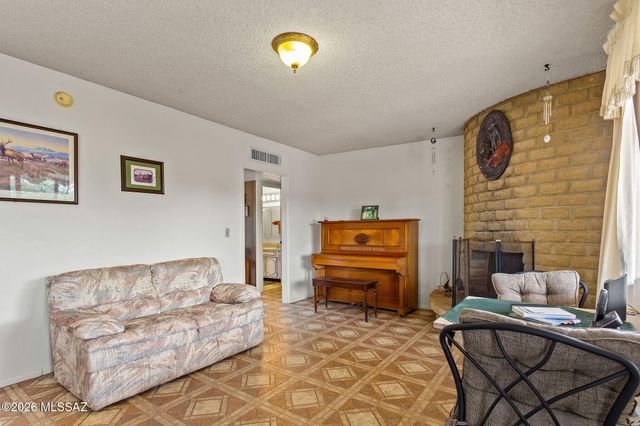 10100 E Moccasin Place, Tucson, AZ 85749