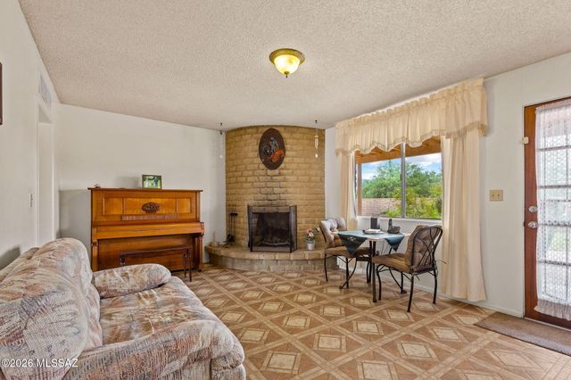 10100 E Moccasin Place, Tucson, AZ 85749