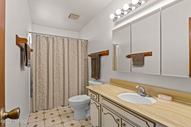 10100 E Moccasin Place, Tucson, AZ 85749