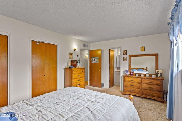 10100 E Moccasin Place, Tucson, AZ 85749