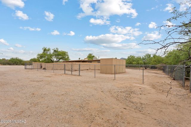 10100 E Moccasin Place, Tucson, AZ 85749