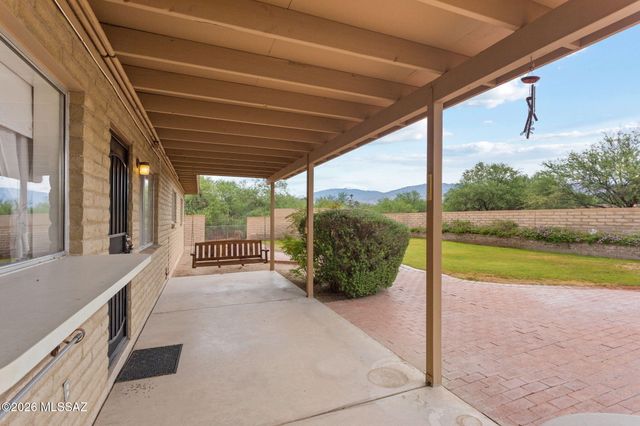 10100 E Moccasin Place, Tucson, AZ 85749