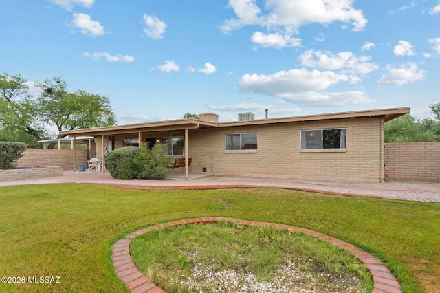 10100 E Moccasin Place, Tucson, AZ 85749