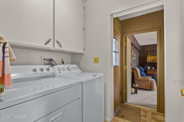 10100 E Moccasin Place, Tucson, AZ 85749