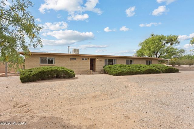 10100 E Moccasin Place, Tucson, AZ 85749