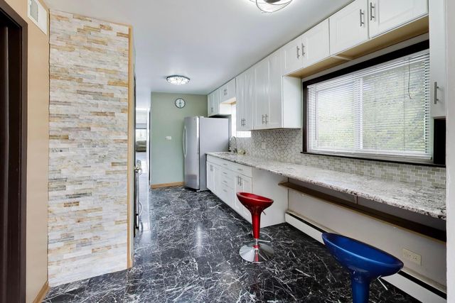 3111 W Foster Avenue, Chicago, IL 60625