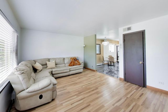 3111 W Foster Avenue, Chicago, IL 60625