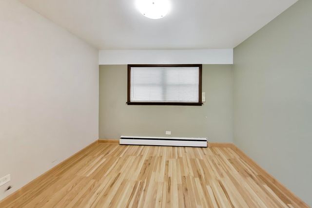 3111 W Foster Avenue, Chicago, IL 60625