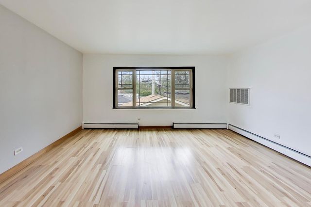 3111 W Foster Avenue, Chicago, IL 60625