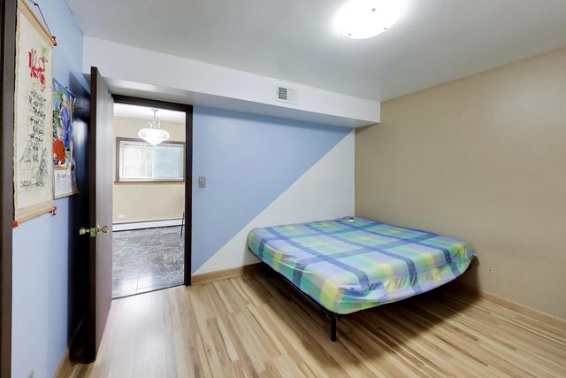 3111 W Foster Avenue, Chicago, IL 60625