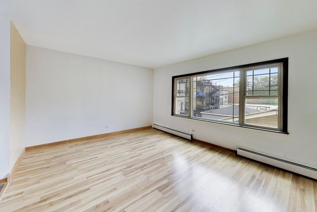 3111 W Foster Avenue, Chicago, IL 60625