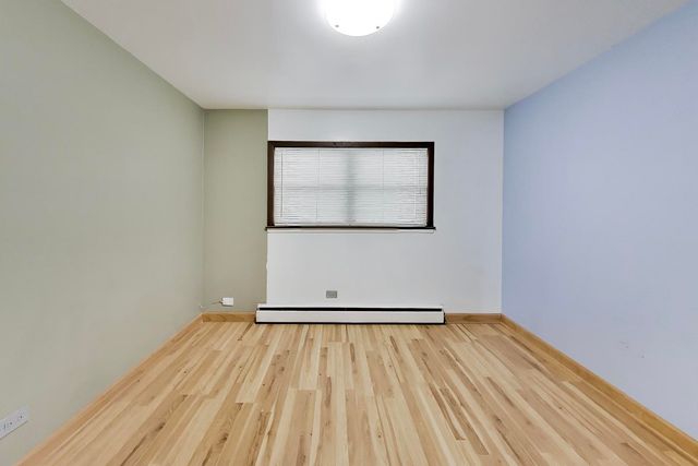 3111 W Foster Avenue, Chicago, IL 60625